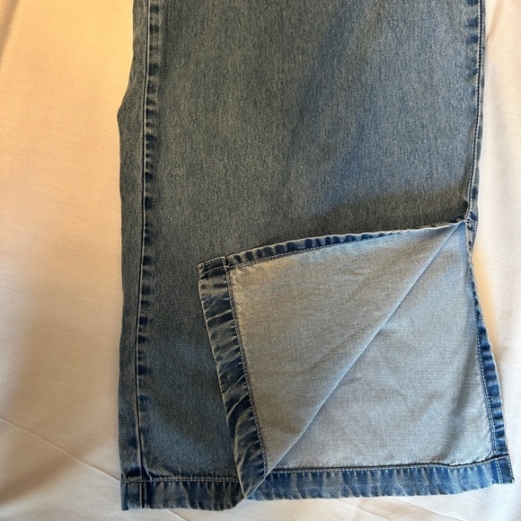 KUT from the Cloth Medium Wash Cotton Blend Wide leg Jeans. Size 6 NWT - Picture 6 of 13